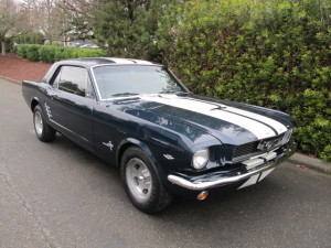 1966MustangBlue-WhiteCoupe002