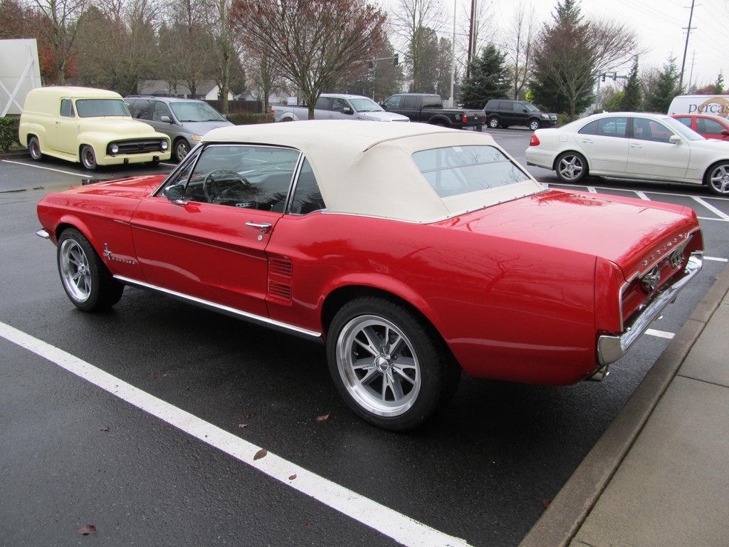 1967 Mustang Convertible Red White Top 06-min